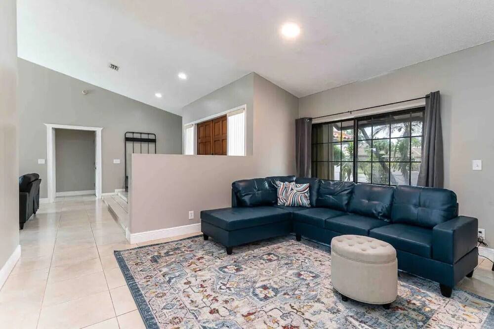 Photo of Livingroom in Greenview Shores