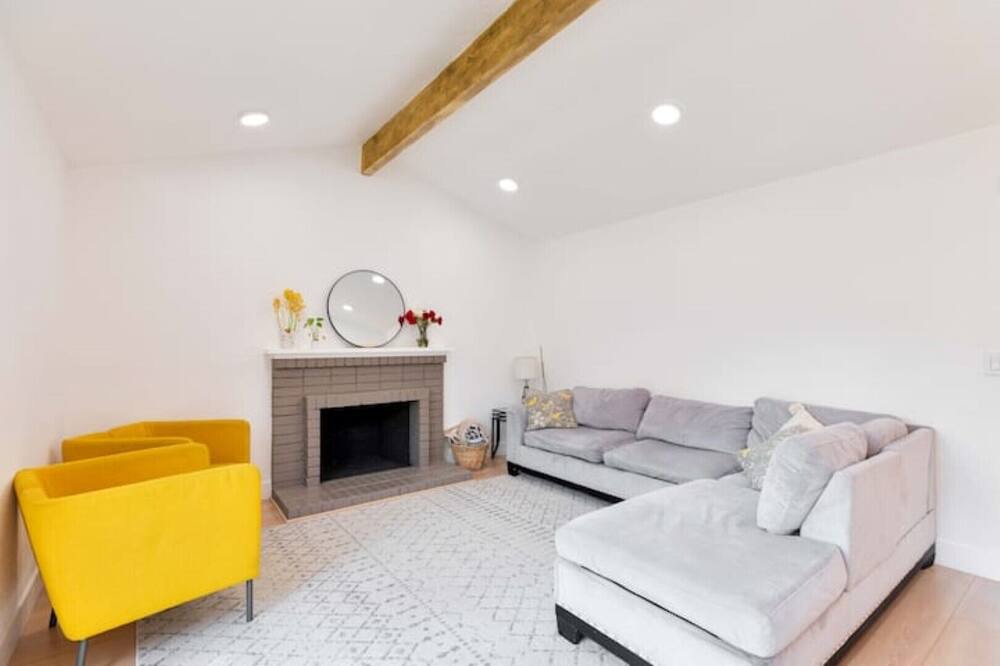 Photo of Livingroom in Sacramento