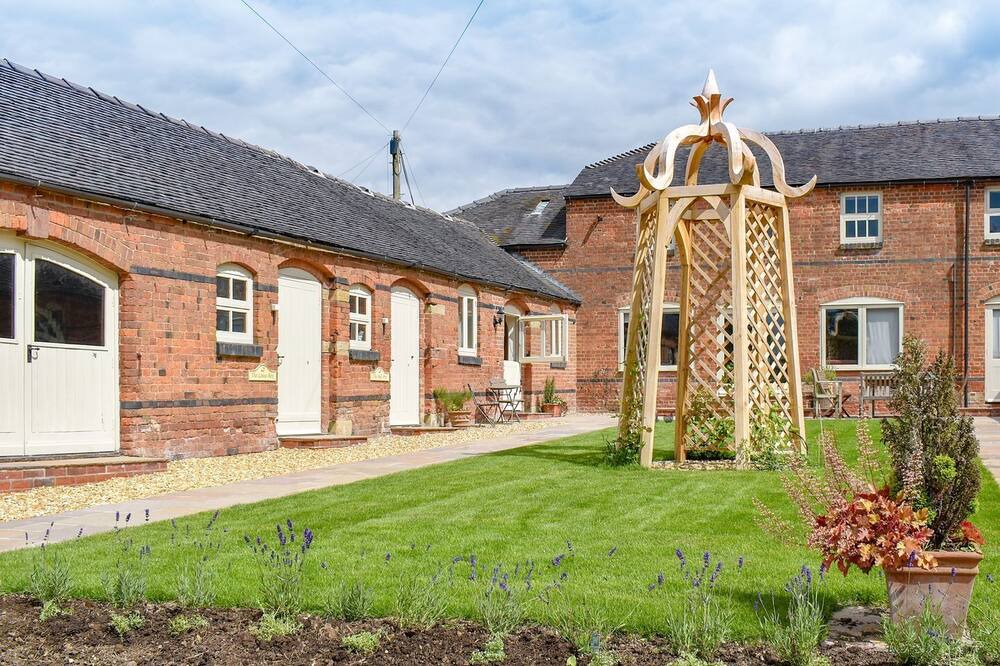 Photo of Outdoor in Hulland Ward