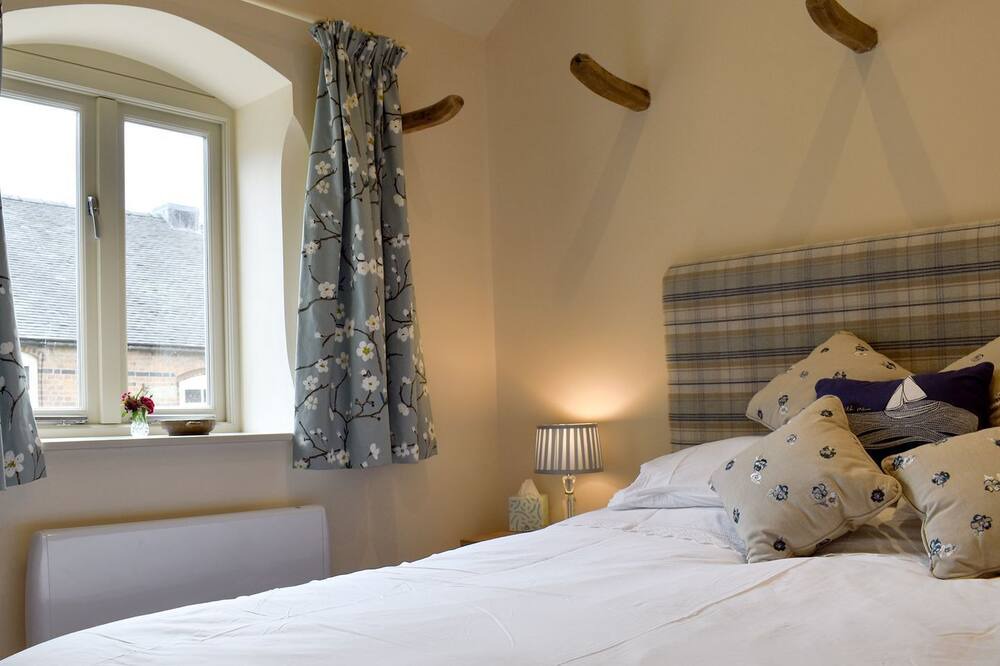 Photo of Bedroom in Hulland Ward