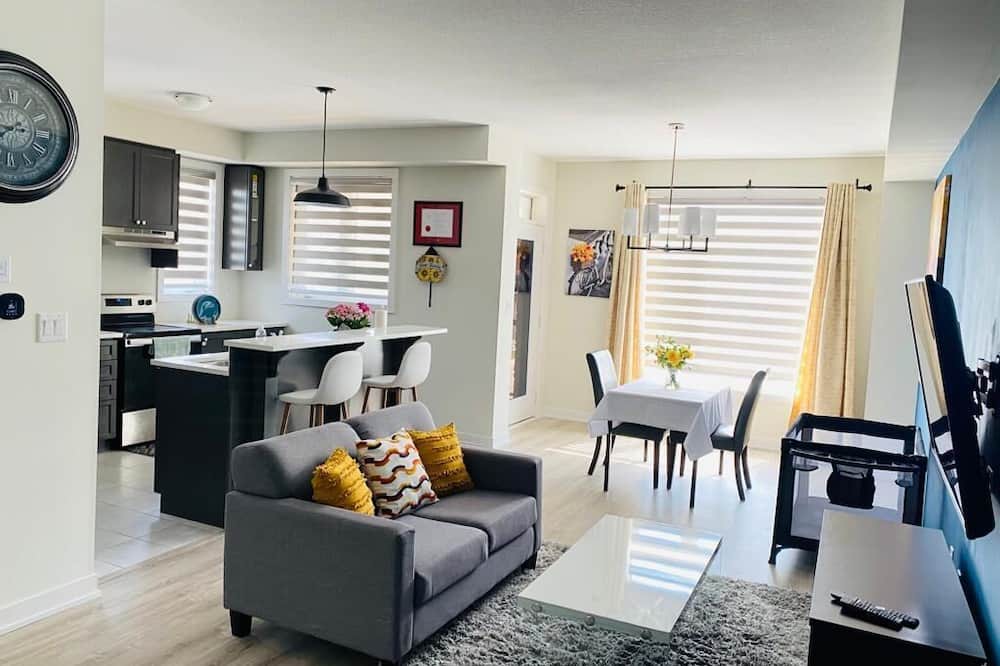 Photo of Livingroom in Stoney Creek