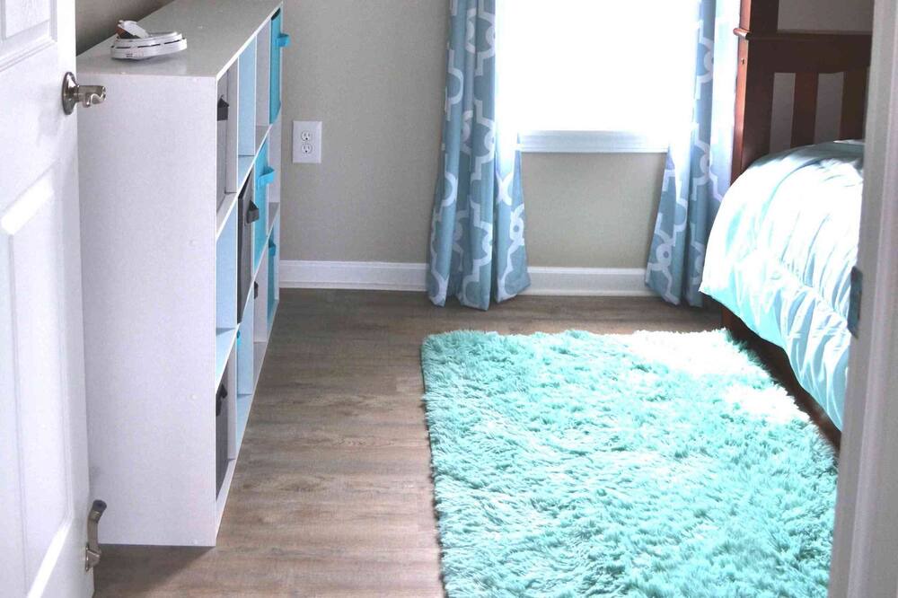 Photo of Bedroom in Town of Somerset