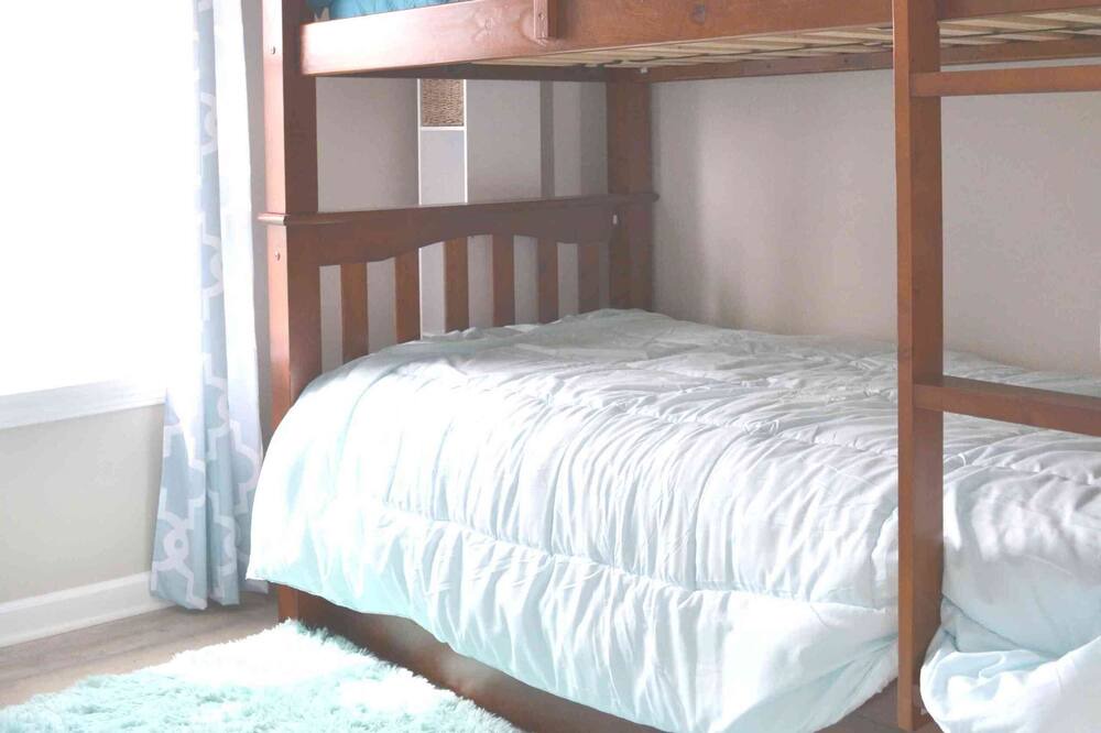 Photo of Bedroom in Town of Somerset