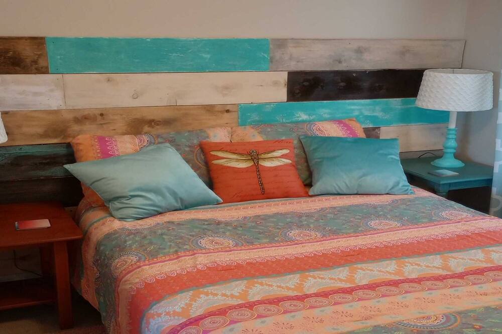 Photo of Bedroom in Town of Somerset