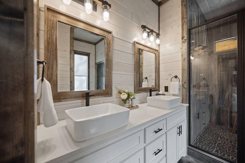 Photo of Bathroom in Golden