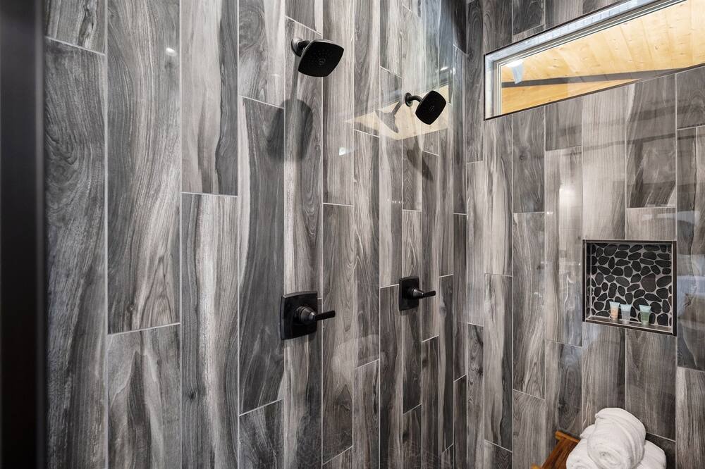 Photo of Bathroom in Golden