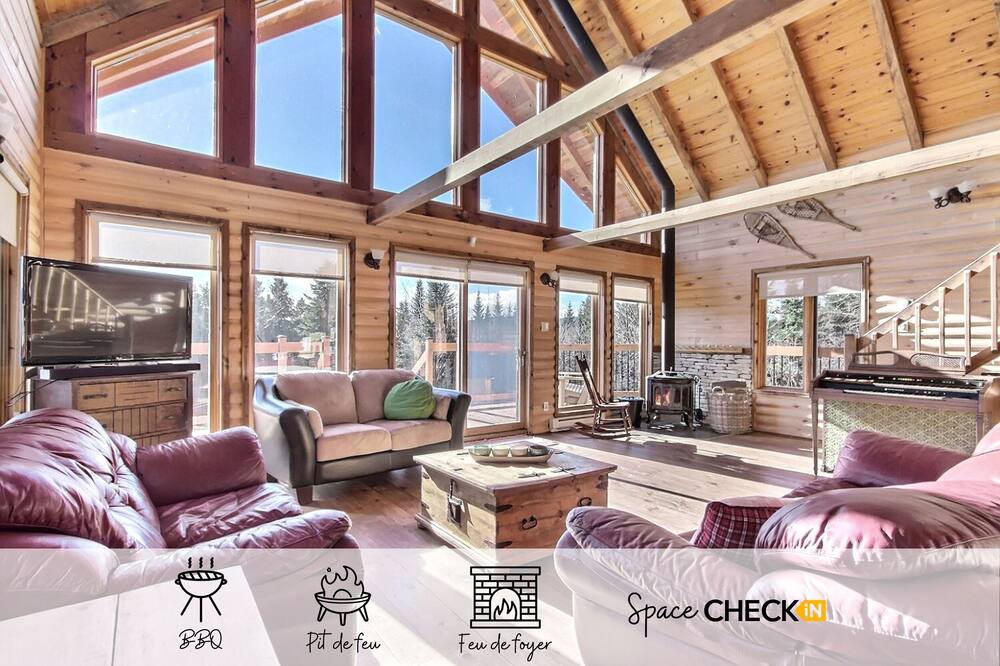 Photo of Livingroom in Petite-Riviere-Saint-Francois