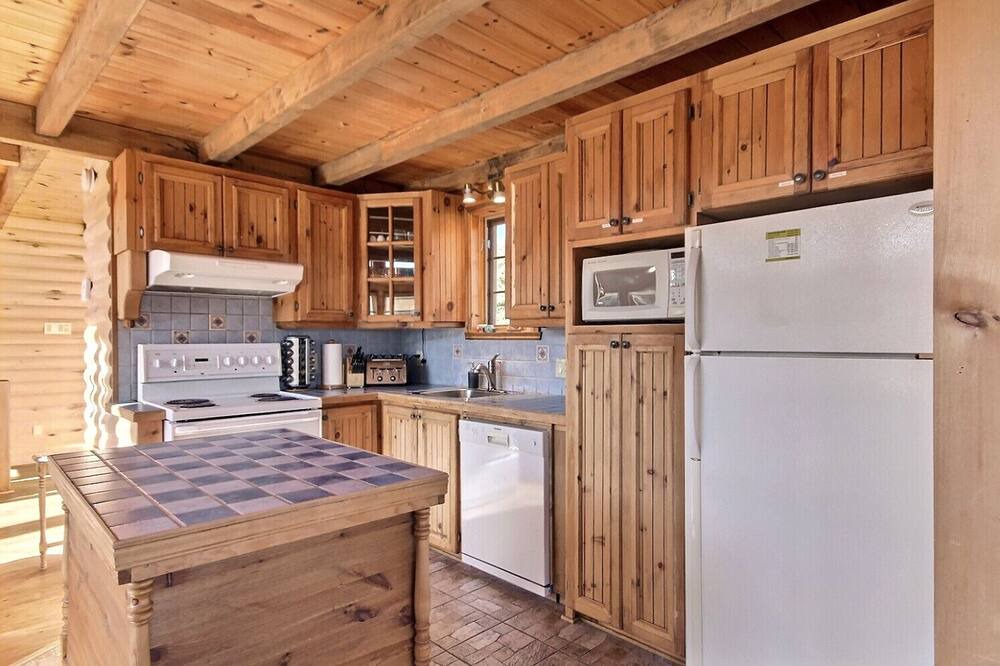 Photo of Kitchen in Petite-Riviere-Saint-Francois