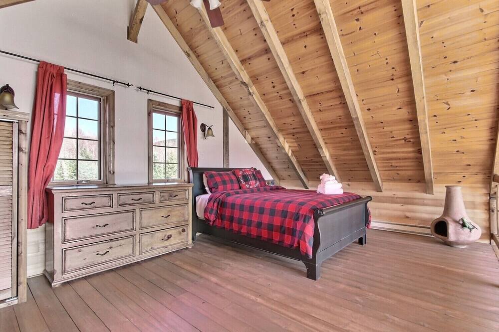 Photo of Bedroom in Petite-Riviere-Saint-Francois