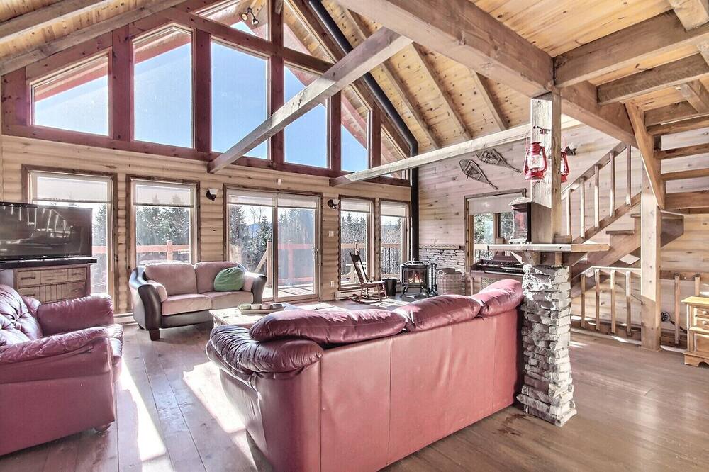 Photo of Livingroom in Petite-Riviere-Saint-Francois