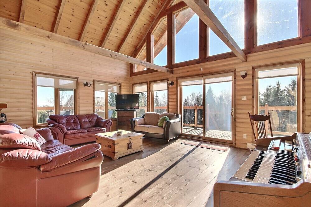 Photo of Livingroom in Petite-Riviere-Saint-Francois