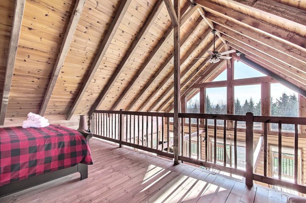 Photo of Bedroom in Petite-Riviere-Saint-Francois