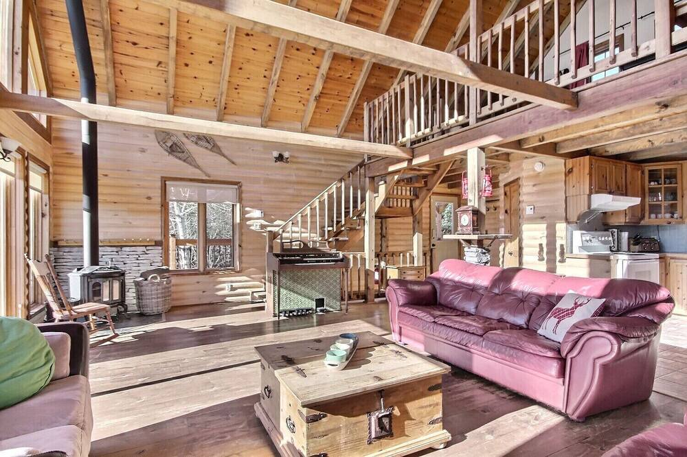 Photo of Livingroom in Petite-Riviere-Saint-Francois