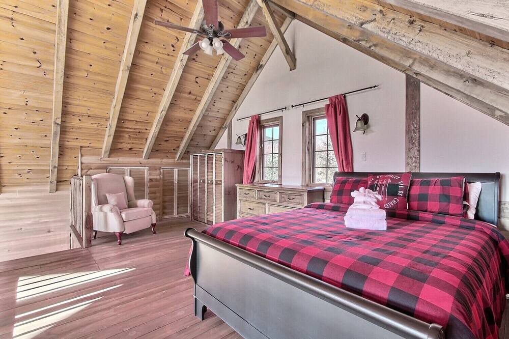 Photo of Bedroom in Petite-Riviere-Saint-Francois