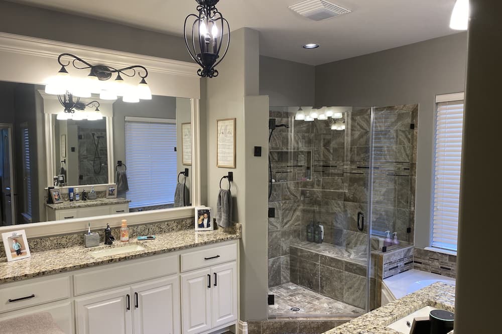 Photo of Bathroom in Bixby