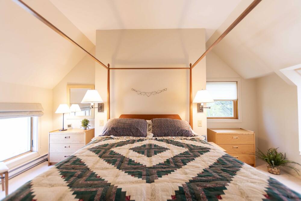 Photo of Bedroom in Warren