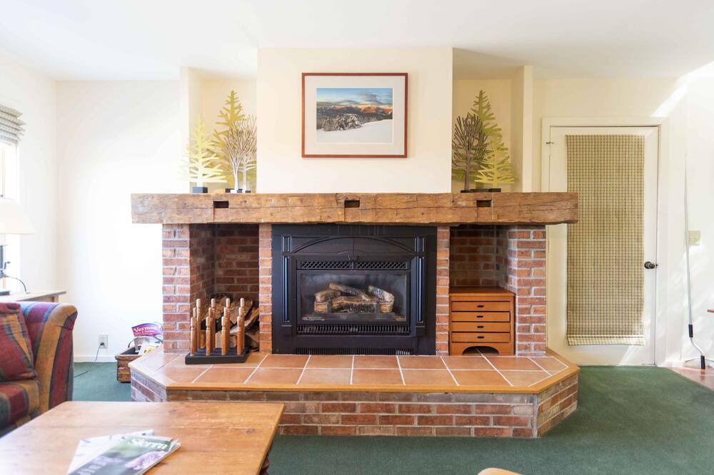 Photo of Livingroom in Warren