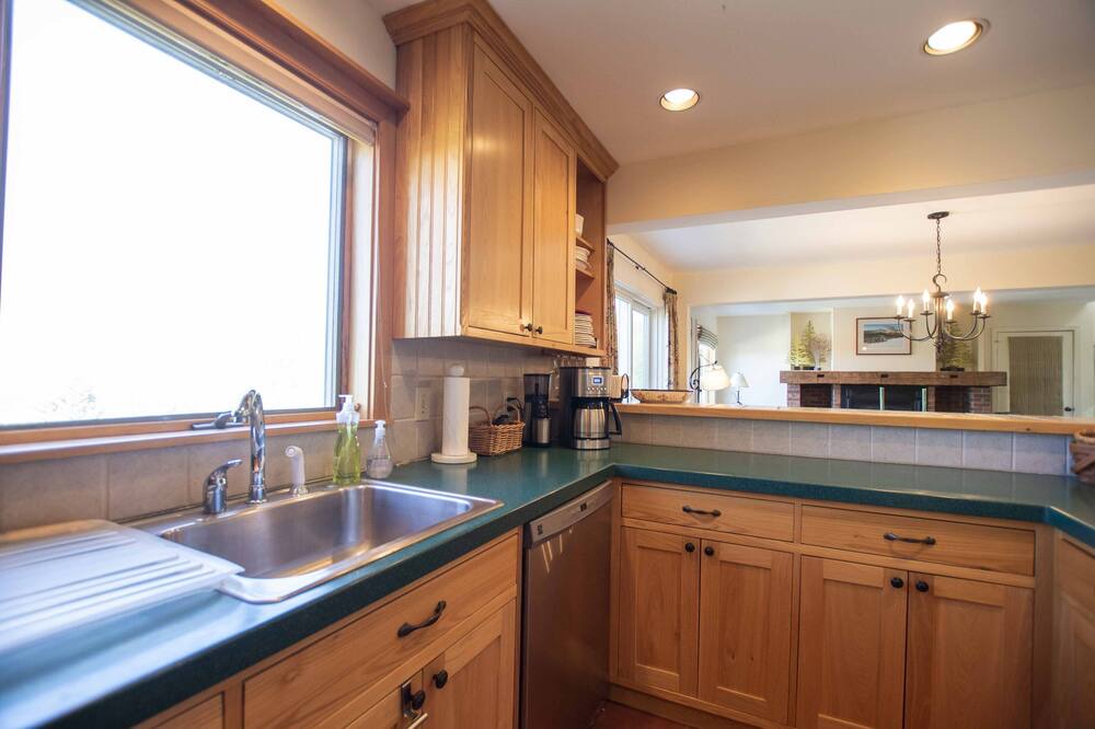 Photo of Kitchen in Warren