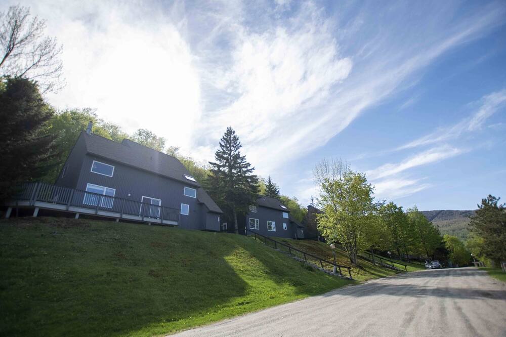 Photo of Outdoor in Warren