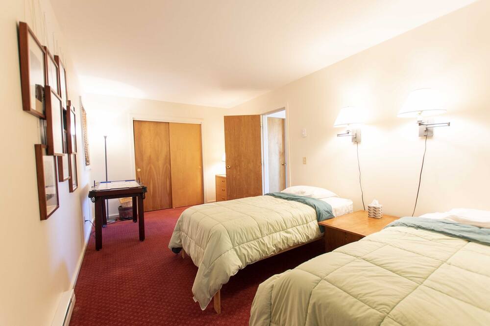 Photo of Bedroom in Warren