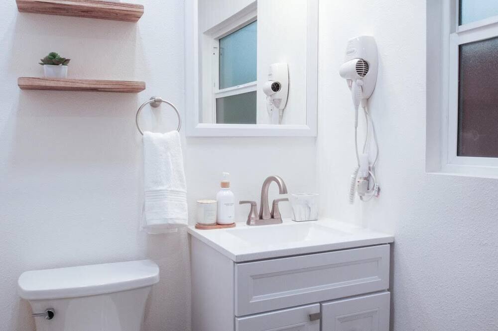 Photo of Bathroom in Compton