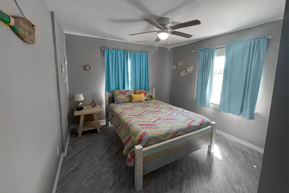 Photo of Bedroom in Aransas Pass