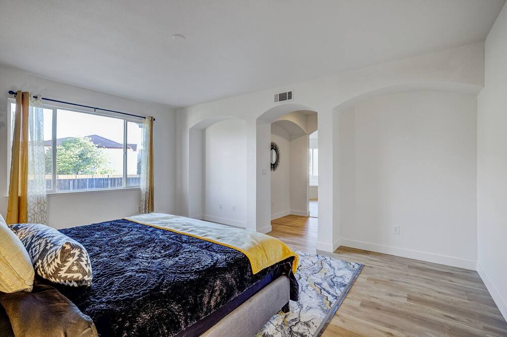 Photo of Bedroom in Antioch