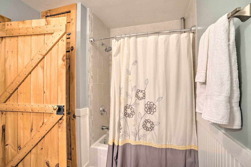 Photo of Bathroom in Louisa County