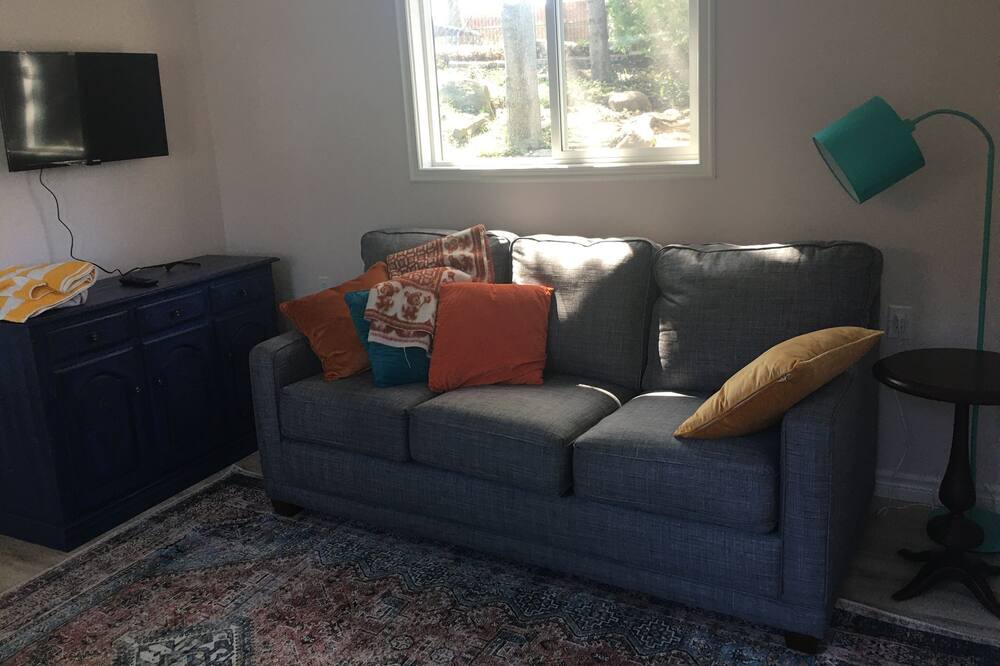 Photo of Livingroom in Whitchurch-Stouffville
