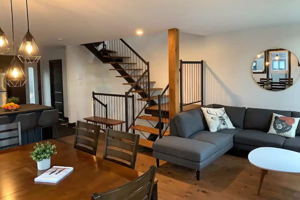 Photo of Livingroom in Saint-David-de-Falardeau