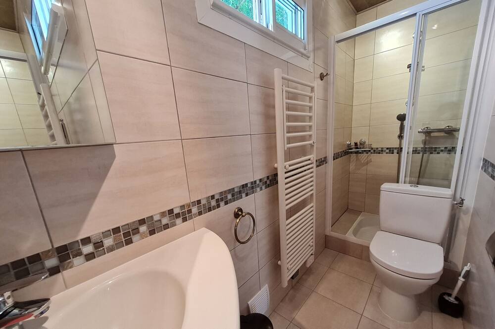 Photo of Bathroom in Saint-Firmin-des-Bois