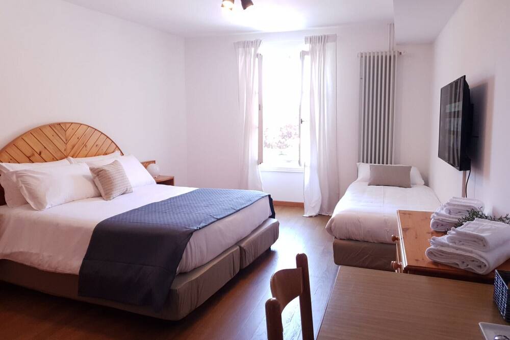 Photo of Bedroom in Bogno