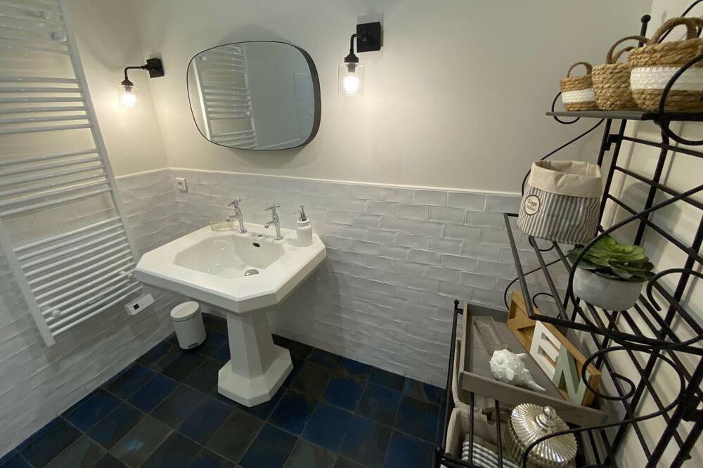 Photo of Bathroom in Bruniquel