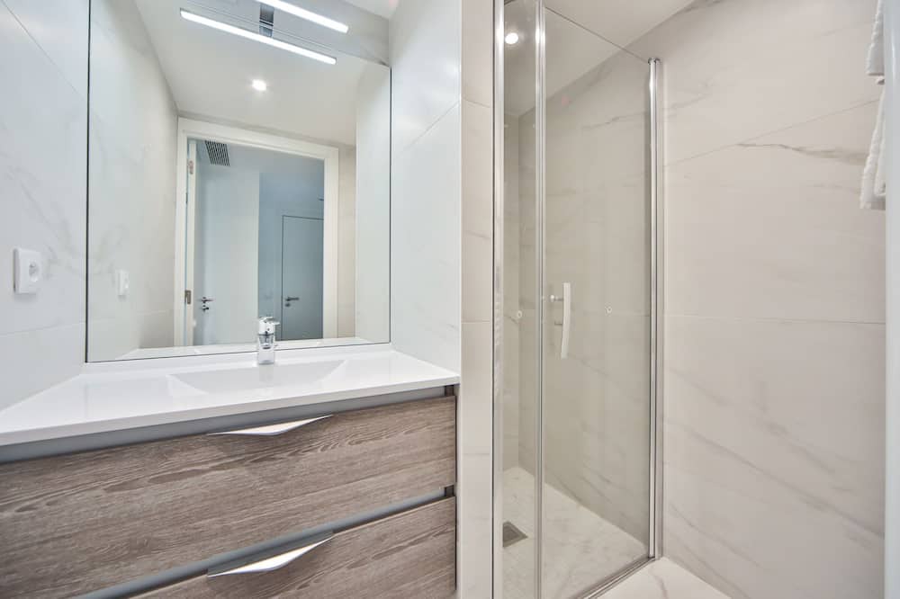 Photo of Bathroom in La Varenne Saint-Hilaire