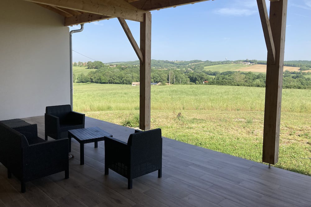 Photo of Patio Balcony in Bonrepos-sur-Aussonnelle