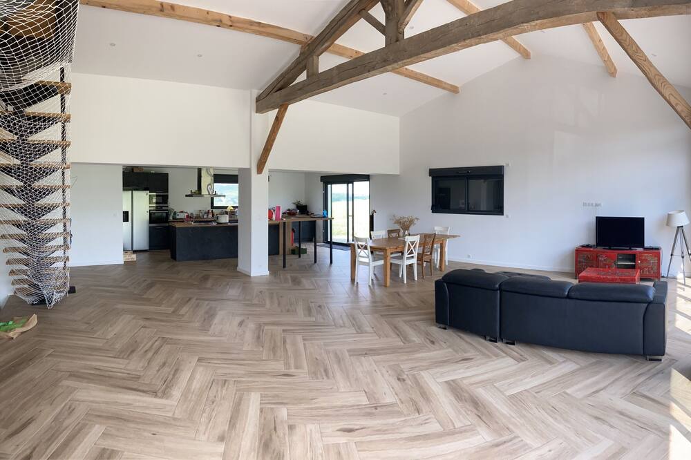 Photo of Livingroom in Bonrepos-sur-Aussonnelle