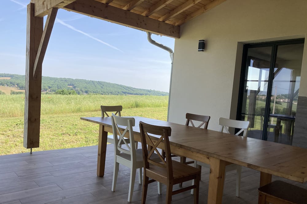 Photo of Patio Balcony in Bonrepos-sur-Aussonnelle