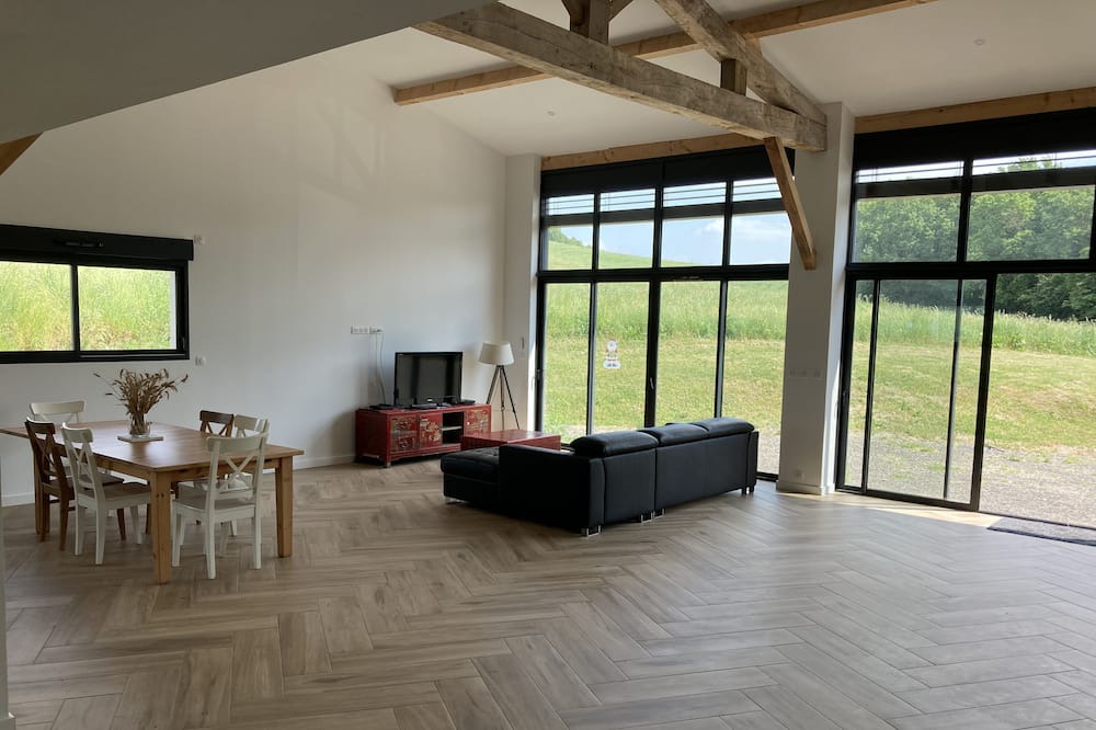 Photo of Livingroom in Bonrepos-sur-Aussonnelle