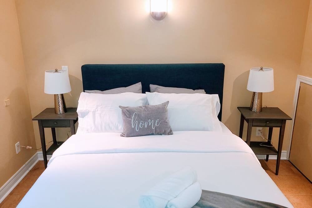 Photo of Bedroom in Rosedale