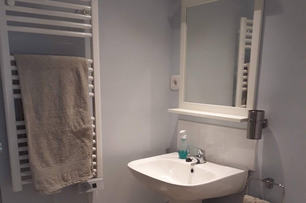 Photo of Bathroom in Touvois