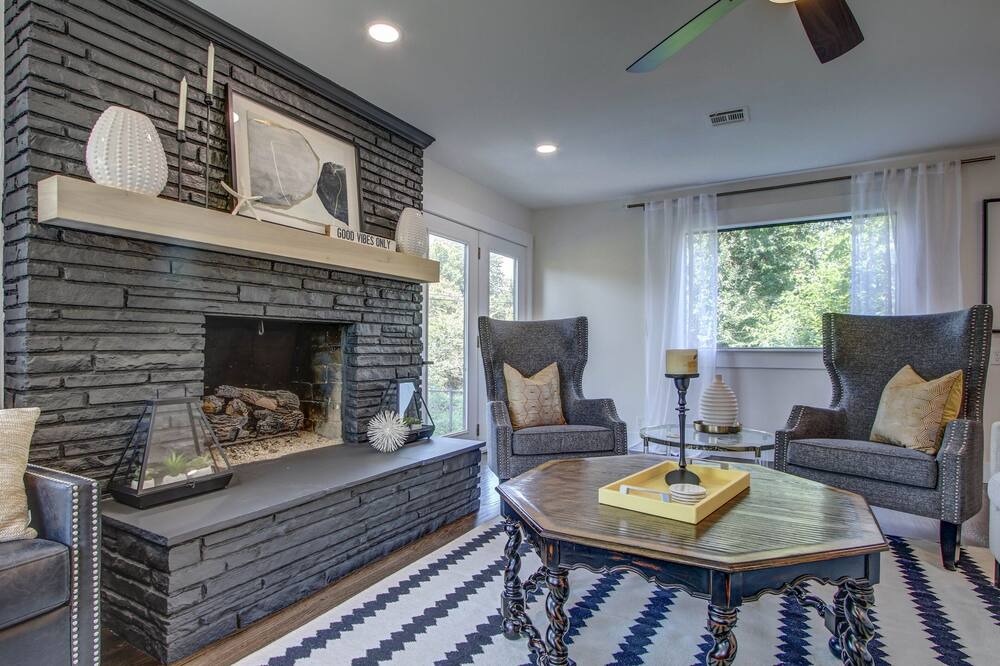 Photo of Livingroom in Tulsa
