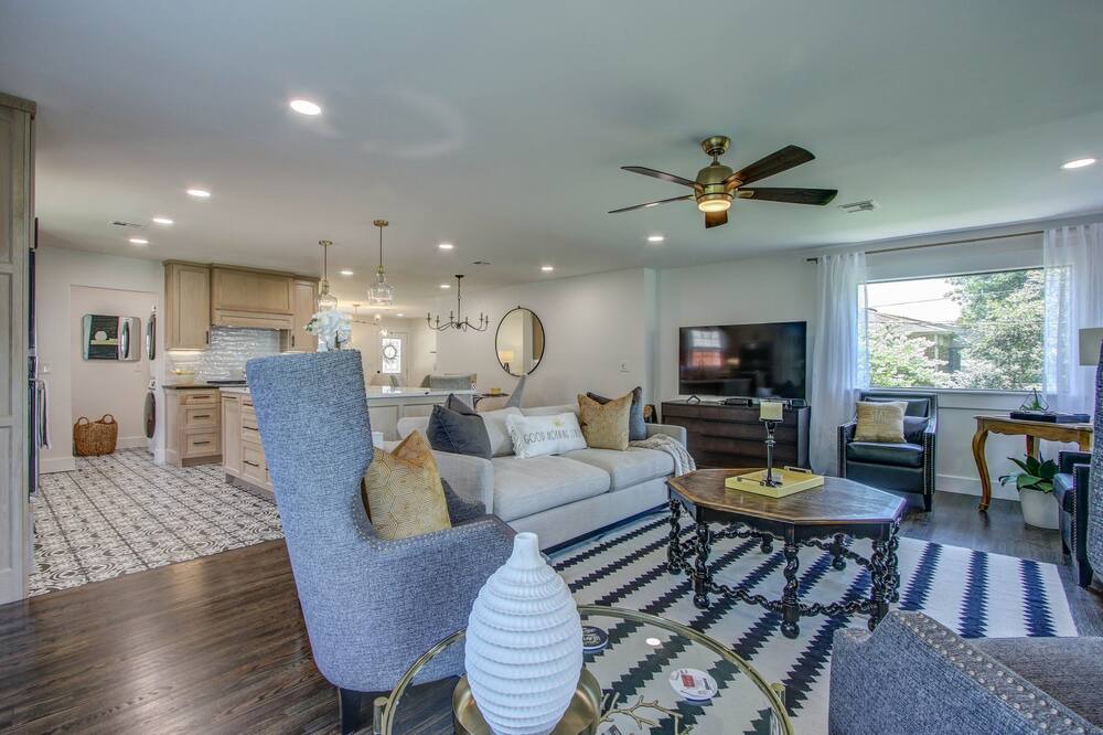 Photo of Livingroom in Tulsa