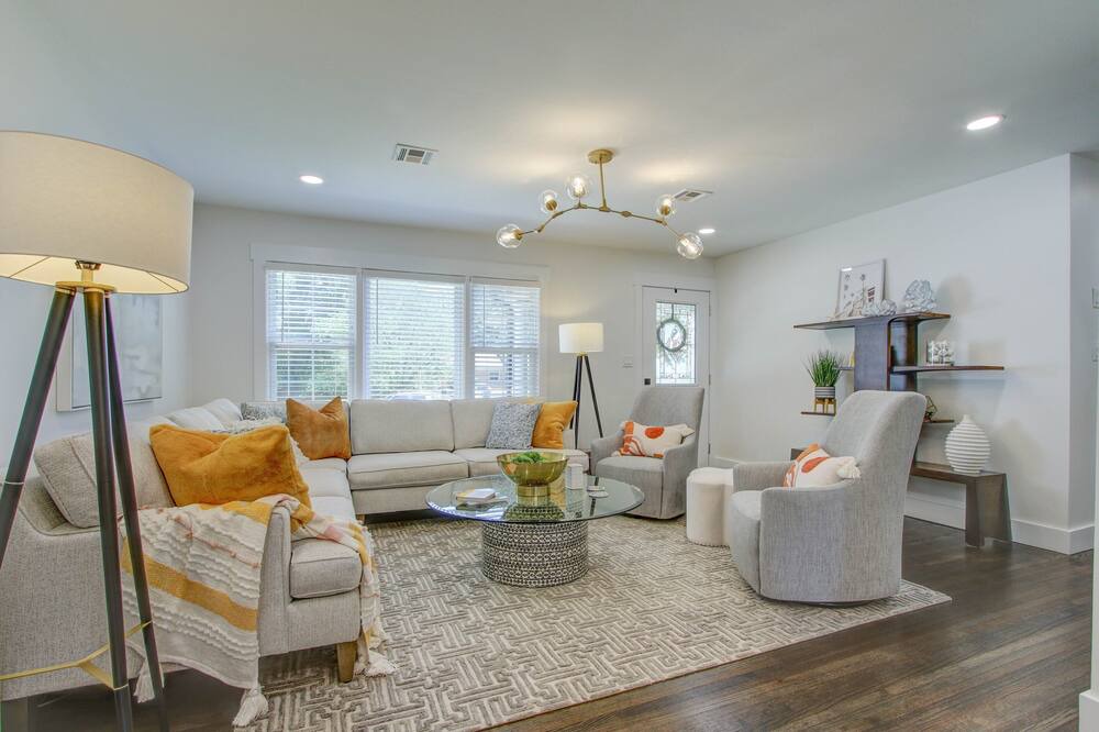 Photo of Livingroom in Tulsa