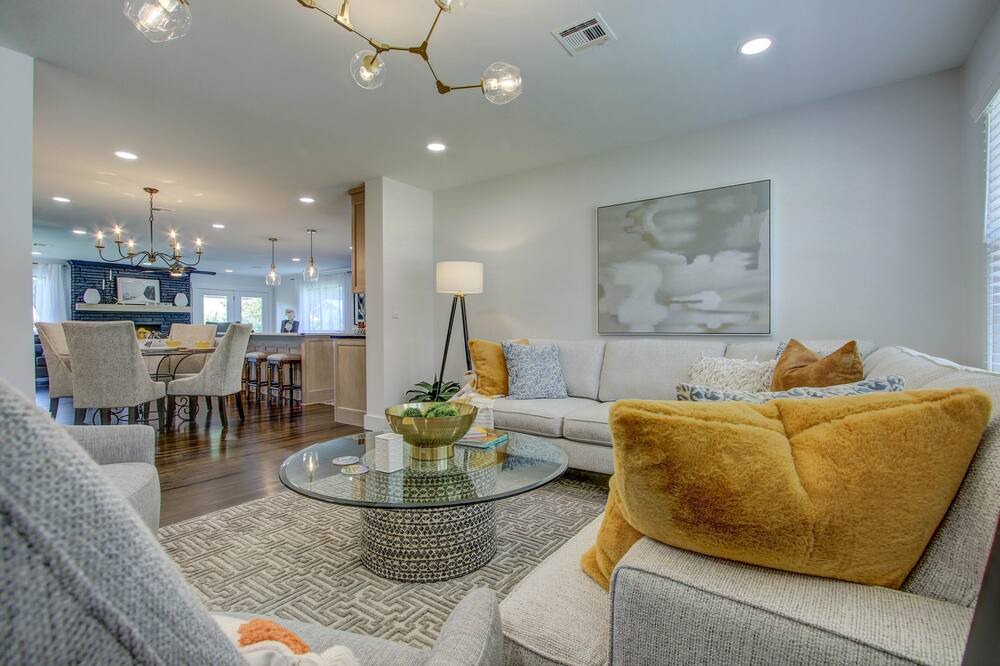 Photo of Livingroom in Tulsa