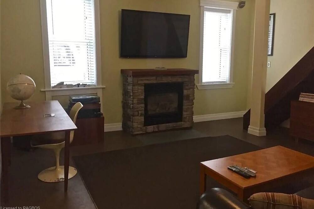 Photo of Livingroom in Kincardine