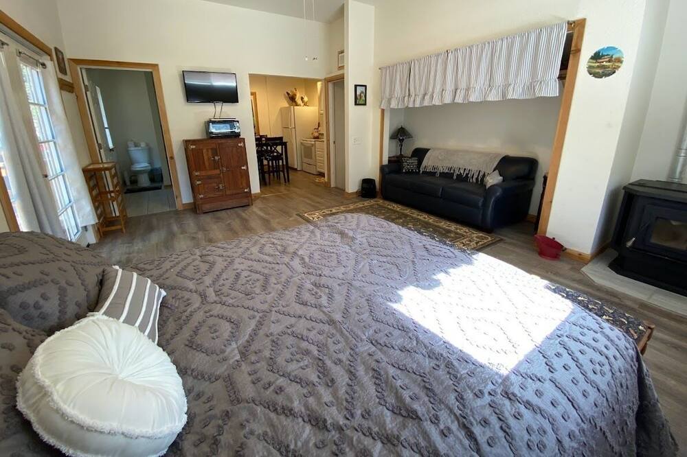 Photo of Bedroom in Foresthill