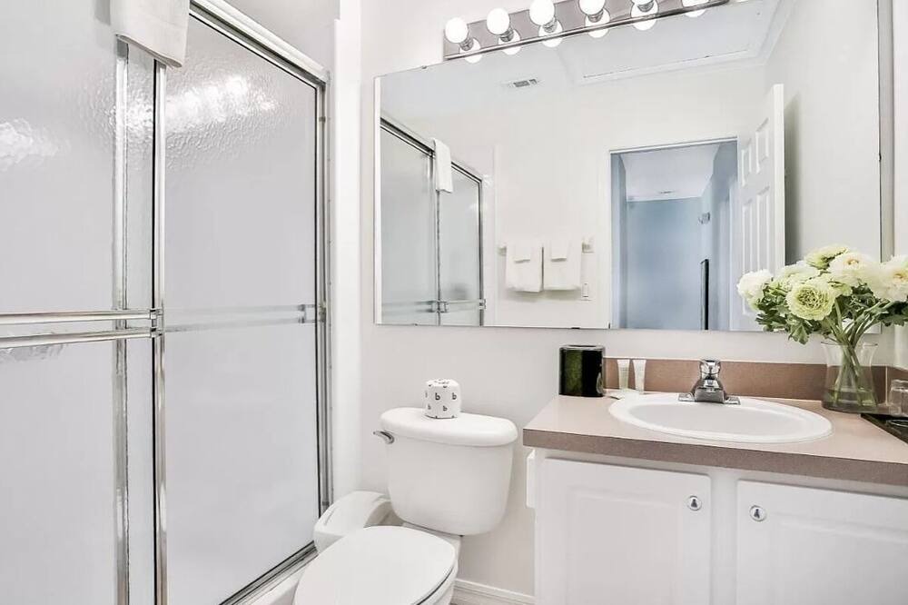 Photo of Bathroom in Crystal Cove