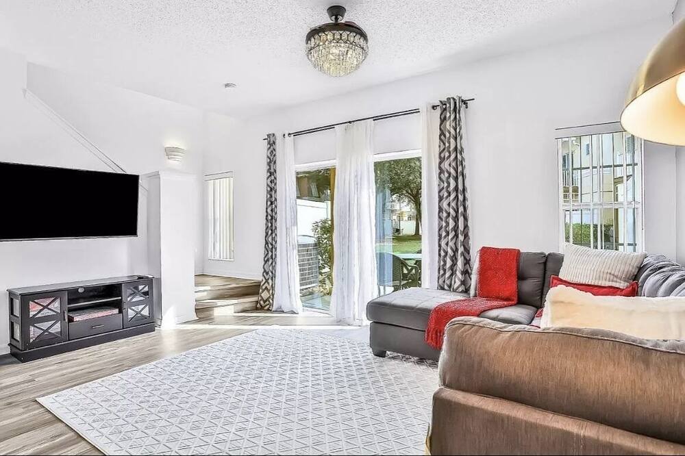 Photo of Livingroom in Crystal Cove