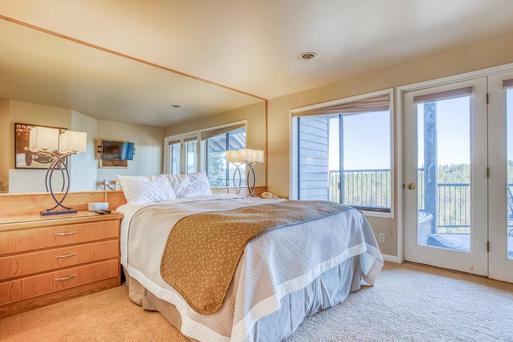 Photo of Bedroom in Century West