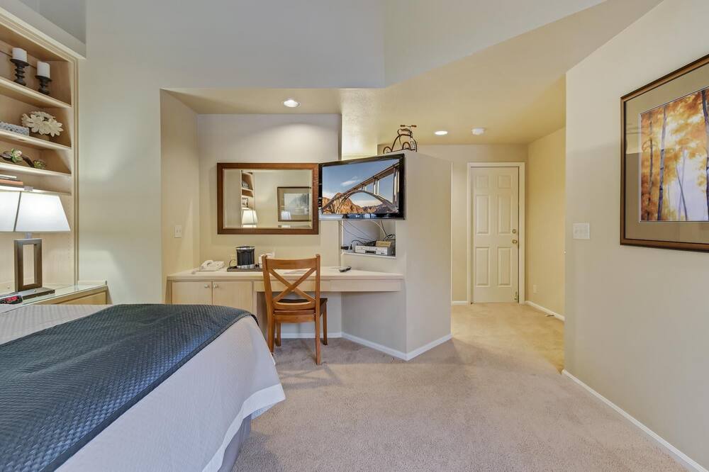 Photo of Bedroom in Century West